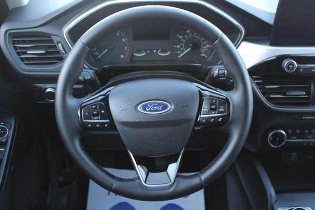Photo of 2022 Blue Ford Escape