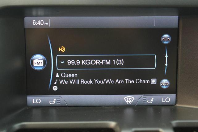 Photo of 2014 Crystal White Pearl Volvo XC60