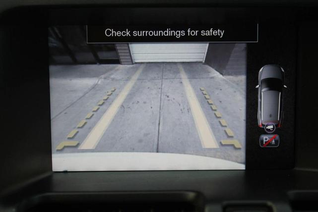 Photo of 2014 Crystal White Pearl Volvo XC60