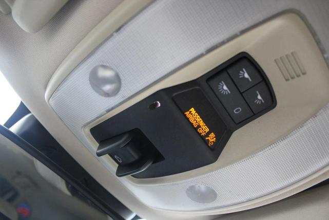Photo of 2014 Crystal White Pearl Volvo XC60