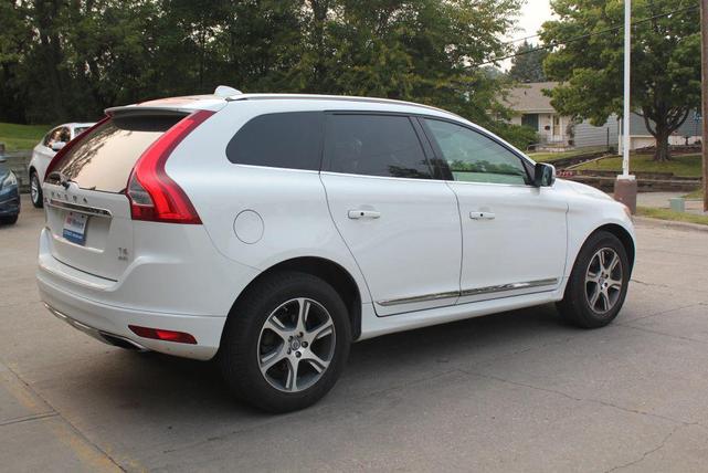 Photo of 2014 Crystal White Pearl Volvo XC60