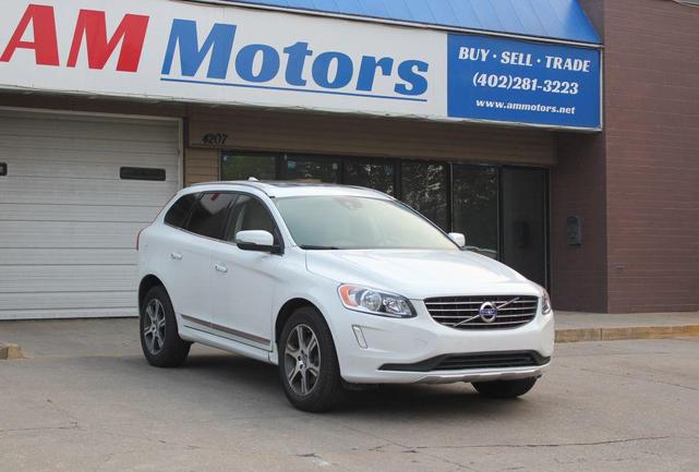 Photo of 2014 Crystal White Pearl Volvo XC60