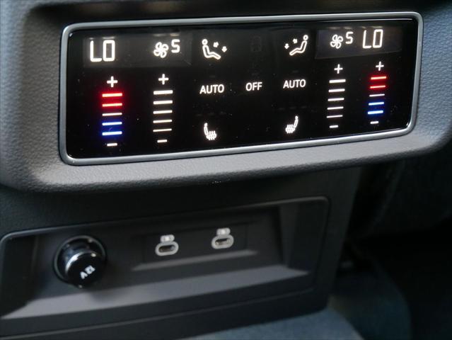 Photo of 2025 Glacier White Metallic Audi Q7