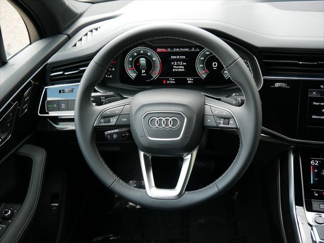 Photo of 2025 Mythos Black Metallic Audi Q7