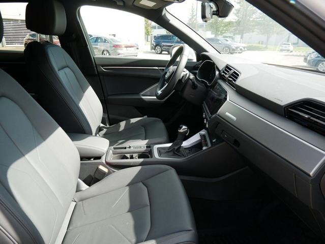 Photo of 2025 Arkona White Audi Q3