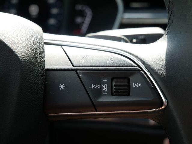 Photo of 2025 Arkona White Audi Q3