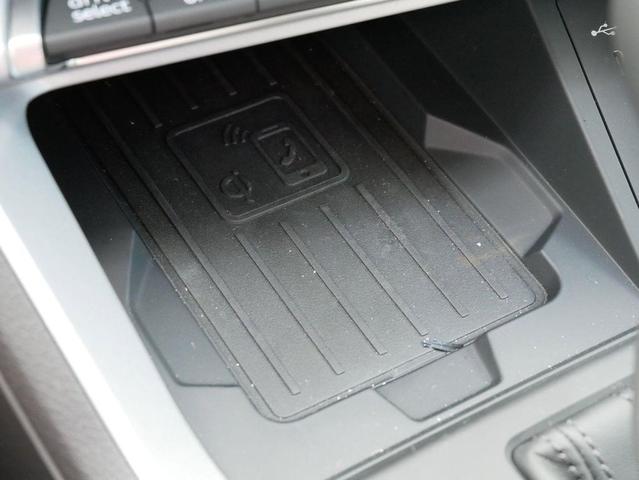 Photo of 2025 Arkona White Audi Q3
