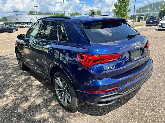Photo of 2025 Navarra Blue Metallic Audi Q3