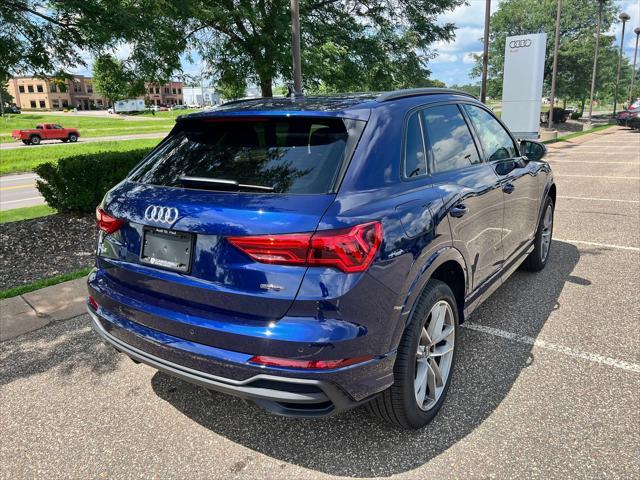 Photo of 2025 Navarra Blue Metallic Audi Q3