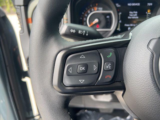 Photo of 2025 Anvil Clearcoat Jeep Gladiator