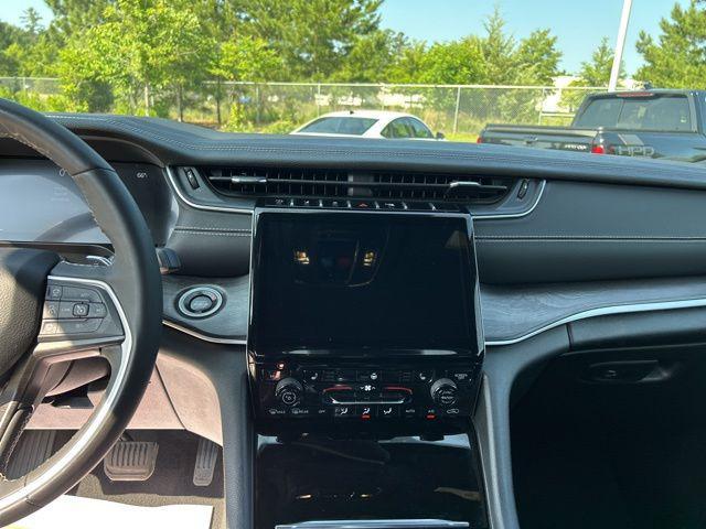 Photo of 2024 Velvet Red Pearlcoat Jeep Grand Cherokee