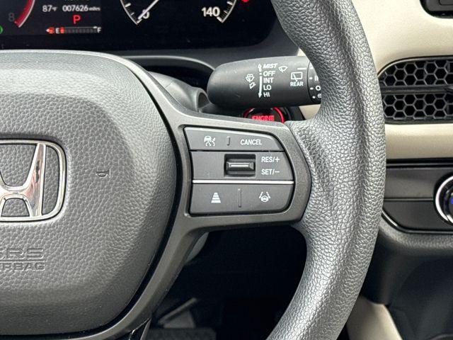 Photo of 2025 Lunar Silver Metallic Honda HR-V
