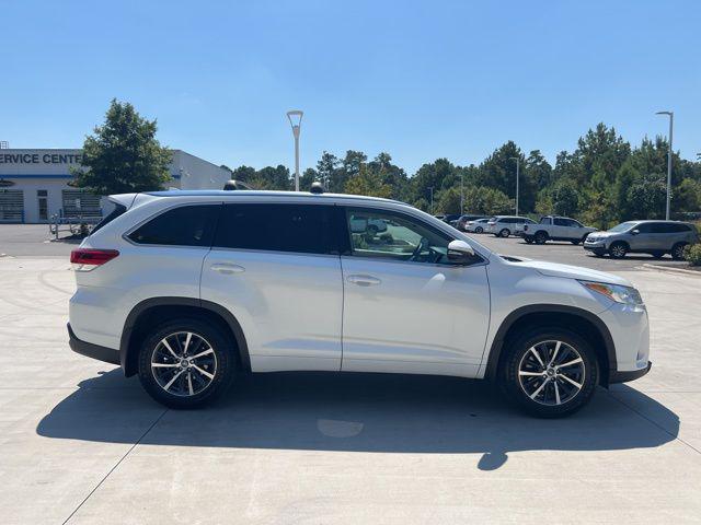 Photo of 2018 Blizzard Pearl Toyota Highlander