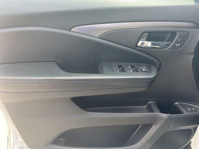 Photo of 2022 Platinum White Honda Pilot