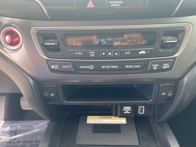 Photo of 2022 Platinum White Honda Pilot