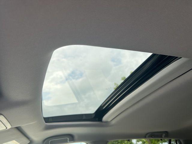 Photo of 2022 Platinum White Honda Pilot