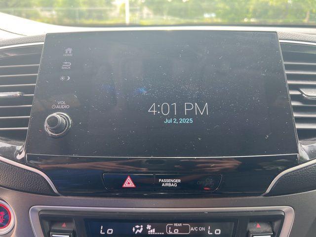 Photo of 2022 Platinum White Honda Pilot
