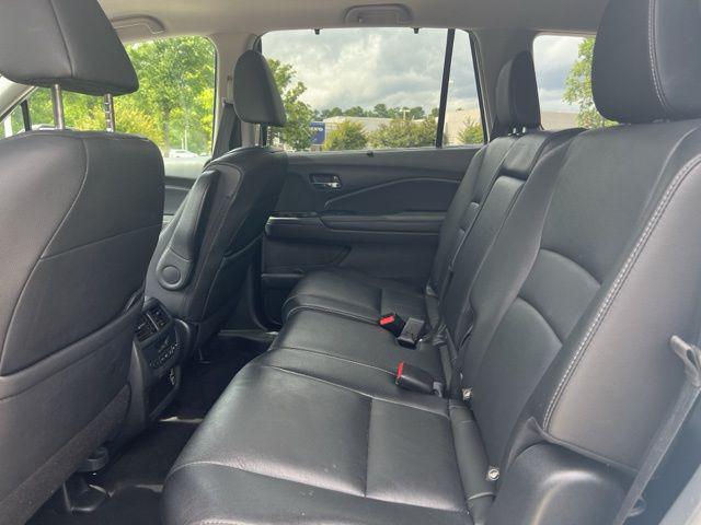 Photo of 2022 Platinum White Honda Pilot