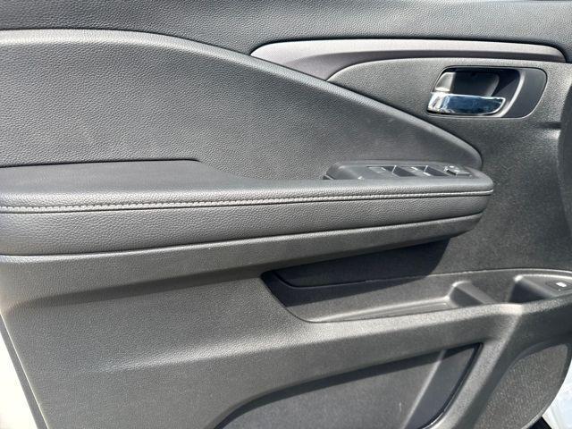 Photo of 2024 Crystal Black Pearl Honda Ridgeline