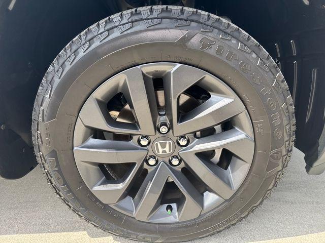 Photo of 2024 Crystal Black Pearl Honda Ridgeline