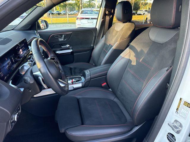Photo of 2024 Polar White Mercedes-Benz GLB 250