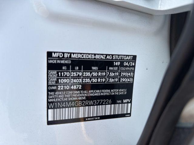 Photo of 2024 Polar White Mercedes-Benz GLB 250