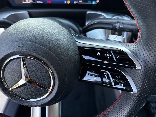 Photo of 2024 Polar White Mercedes-Benz GLB 250
