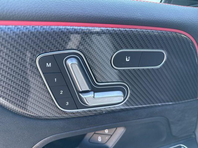 Photo of 2024 Polar White Mercedes-Benz GLB 250