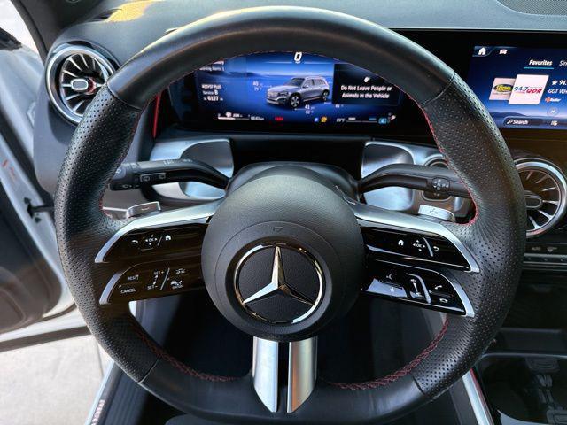 Photo of 2024 Polar White Mercedes-Benz GLB 250