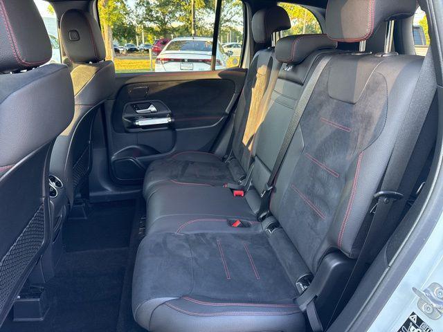 Photo of 2024 Polar White Mercedes-Benz GLB 250