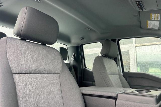 Photo of 2025 Oxford White Ford F-350