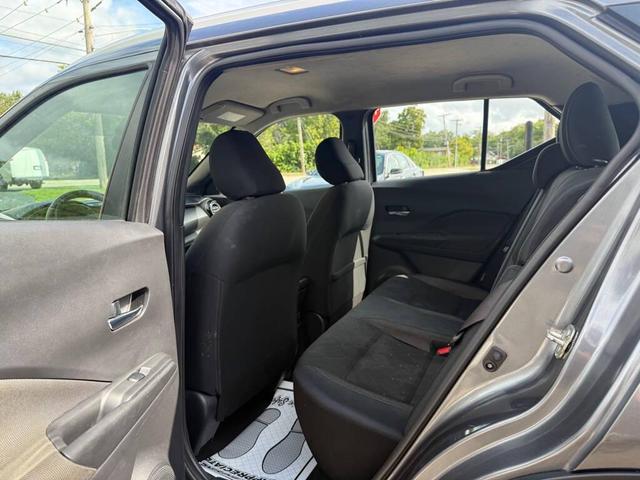 Photo of 2020 GRAY Nissan Kicks