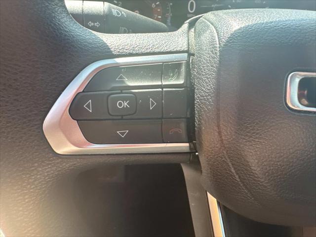 Photo of 2023 Granite Crystal Metallic Clearcoat Jeep Compass
