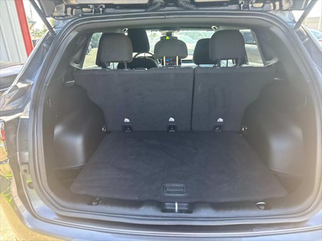 Photo of 2023 Granite Crystal Metallic Clearcoat Jeep Compass