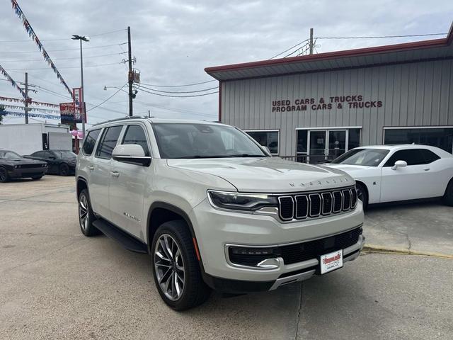 Photo of 2022 Luxury White Pearlcoat Jeep Wagoneer