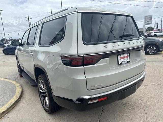 Photo of 2022 Luxury White Pearlcoat Jeep Wagoneer