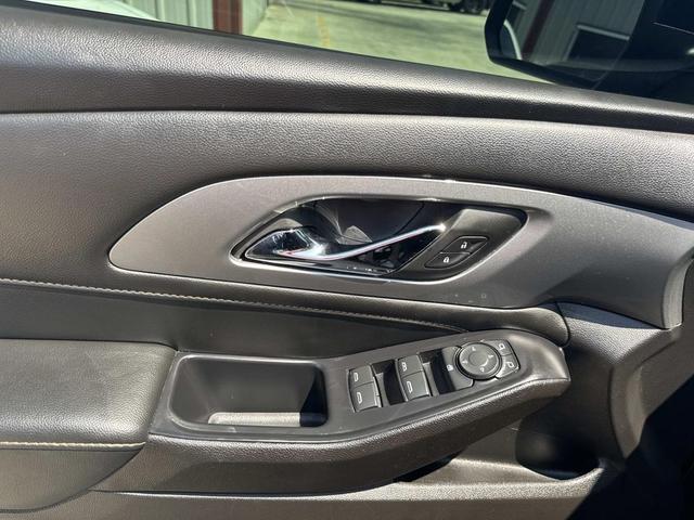 Photo of 2021 Mosaic Black Metallic Chevrolet Traverse