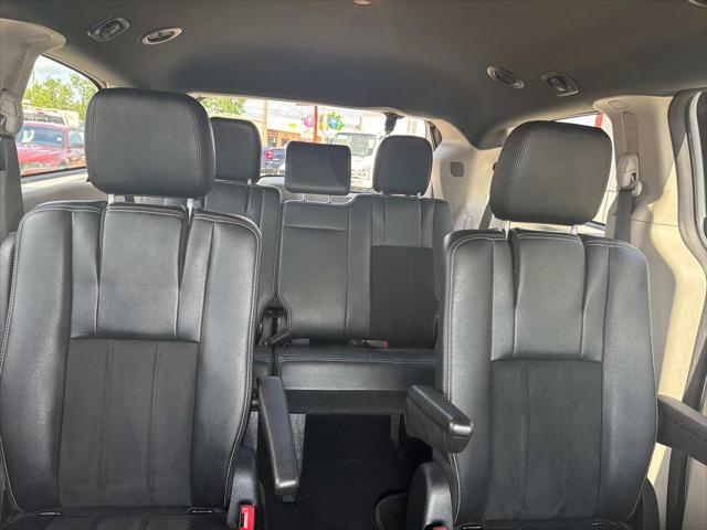 Photo of 2019 White Knuckle Clearcoat Dodge Grand Caravan