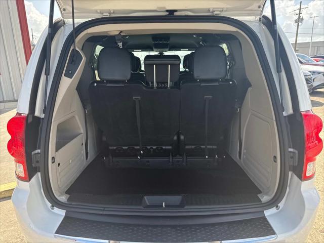 Photo of 2019 White Knuckle Clearcoat Dodge Grand Caravan