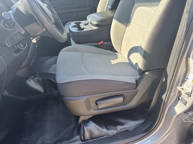 Photo of 2024 Billet Silver Metallic Clearcoat RAM 1500