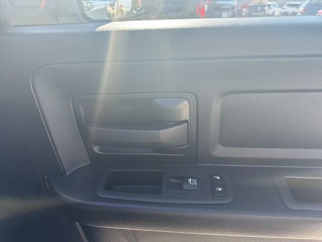 Photo of 2024 Billet Silver Metallic Clearcoat RAM 1500