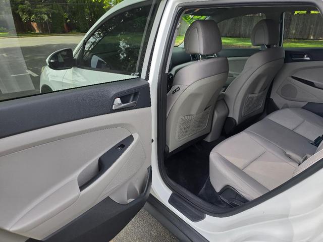 Photo of 2018 Dazzling White Hyundai TUCSON