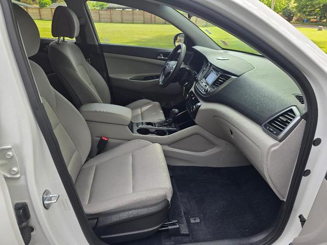 Photo of 2018 Dazzling White Hyundai TUCSON