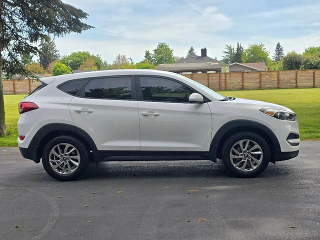 Photo of 2018 Dazzling White Hyundai TUCSON