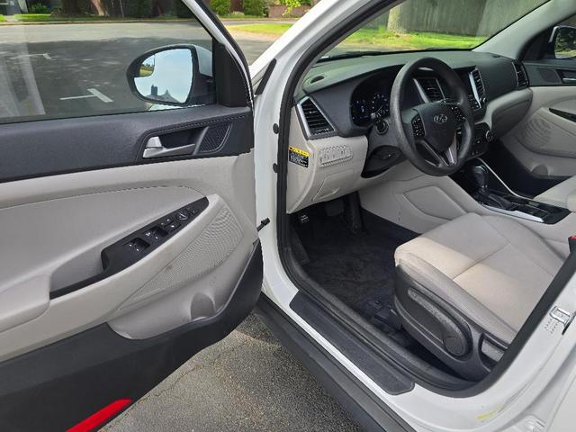 Photo of 2018 Dazzling White Hyundai TUCSON