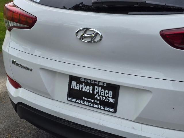 Photo of 2018 Dazzling White Hyundai TUCSON