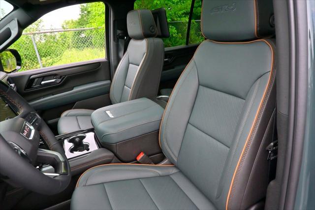 Photo of 2025 Midnight Pine GMC Yukon