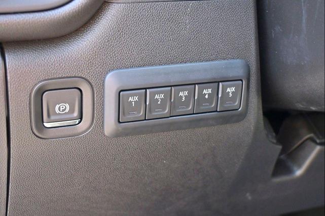 Photo of 2025 Summit White Chevrolet Silverado 3500