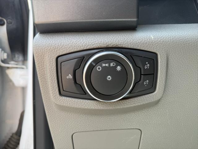 Photo of 2021 Oxford White Ford F-250