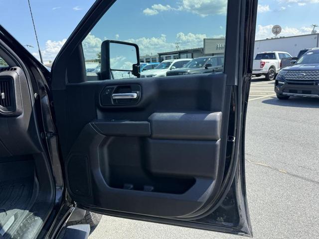 Photo of 2024 Black Chevrolet Silverado 2500